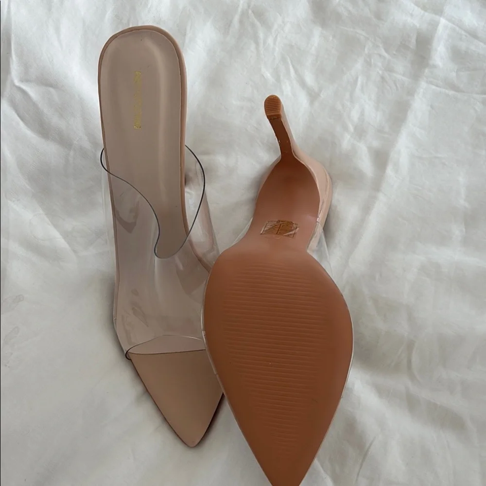 Tan and Cream Heels with Pointed Toe and Transparent Panels - Picture 2 of 2